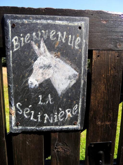 Villa Bienvenue A La Seliniere ! à Champ-du-Boult Extérieur photo